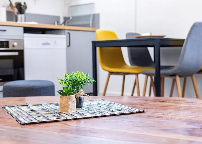 Les Halles Nantaises - Marche De Talensac Apartmán *